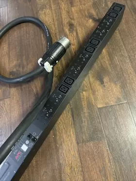 Apc Ap7867 6 Outlet C19 Metered Pdu Rack 3 Phase 208v Power Strip 6ft Twist Lock