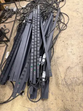 Avocent Spc1620h-1 Lot Of 90 Spc1620v3-2t - 24a-240v