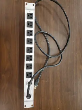 Baytech Rpc14-nc Rpc4-nc 8-outlet Rack Mount Power Strip 15a 125v 60hz Baytech Rpc14-nc Rpc4-nc 8-outlet Rack Mount Power Strip 15a 125v 60hz