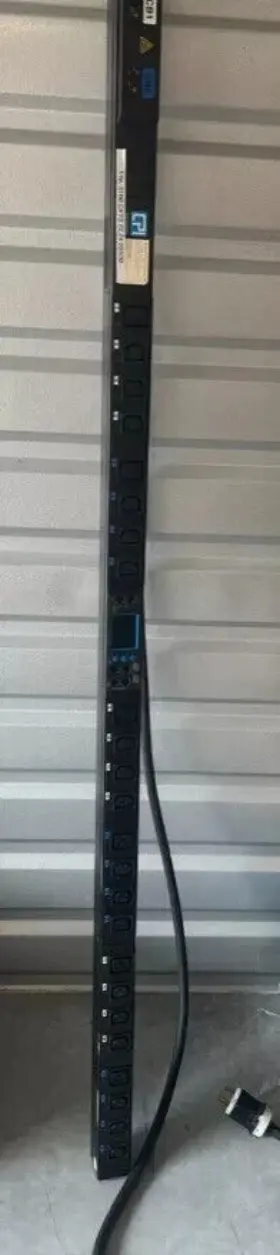 Chatsworth Products L3-1f0e3 30-outlet Power Distribution Unit Pdu - Used