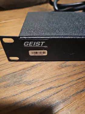 Geist Brn060-1532 Basic Rack Power Distribution Unit Trap
