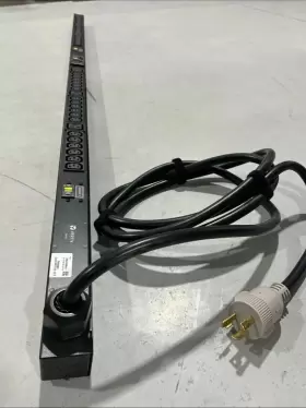 Geist Vp8641 Vp8841 Vertiv Monitored Rack Pdu In Black