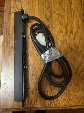 Geist Vrelcn100-103c13tl6 24a Metered Pdu