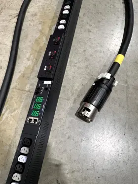 Server Technology C2w36ce-dfme2m33 Switched Pops Rack Pdu 208v 3-ph 36-outlets