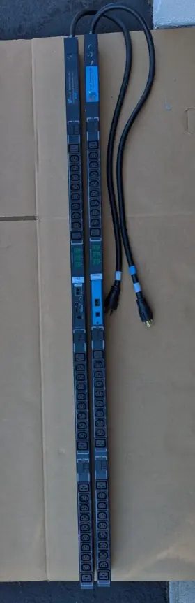 Server Technology Cw-30vym458c2-012 With Secondary Cw-30vym458c2 Redundant Pdus