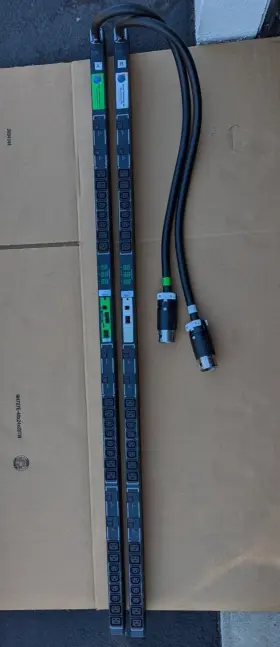 Server Technology Cx-24vdv425a9 With Secondary Cw-24vdv425a9 Redundant Pdus