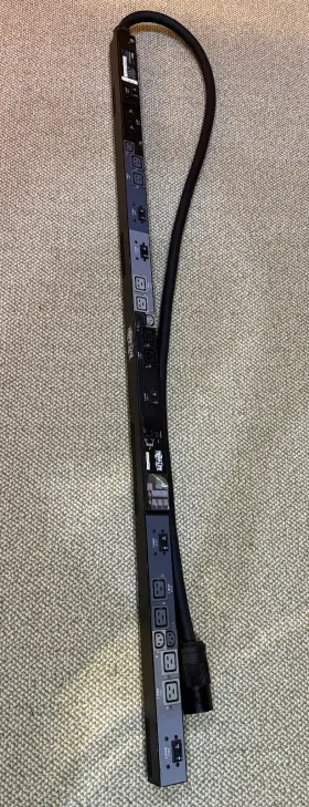 Tripp Lite Pdu3evsr6h50a 3-phase Switched Pdu 18 Outlets 6 C13 And 12 C19 208v