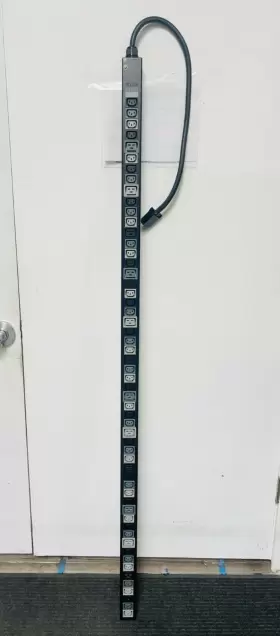 Tripp Lite Pdu3v20d354a Pdu 3-phase 208v 8.6/12.6kw 42 C13 12 C19 20a / Used