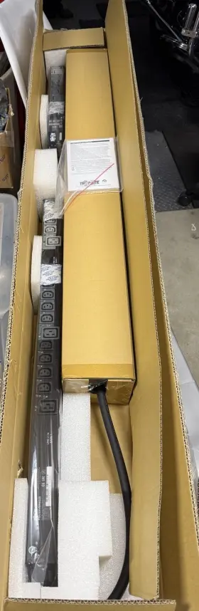 Tripp Lite Pdu3xvsr6g20 11.5kw 3-phase Switched Pdu 30 Outlets 24 C13 6 C19 208/240v