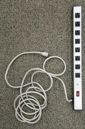 Wiremold Mc248-15 8 Outlet Power Unit 15a 120v 15 Ft Plugincord Aluminum Housing